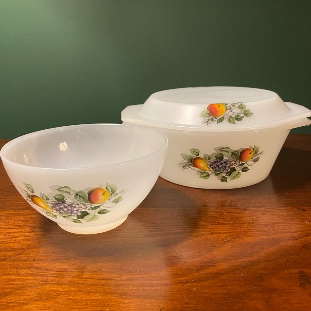 Arcopal‎ bowl and casserole dish